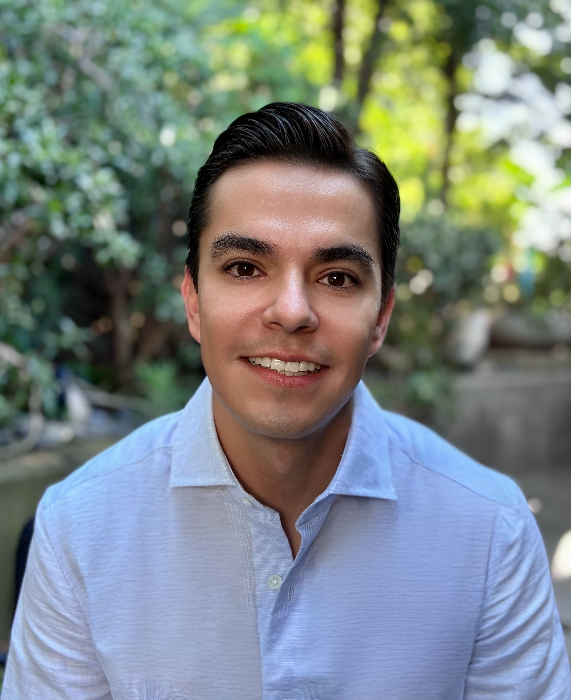 Eddy Flores, associate marriage and family therapist offering in-person sessions catered towards the LGBT+ community in Silverlake Los Angeles, CA